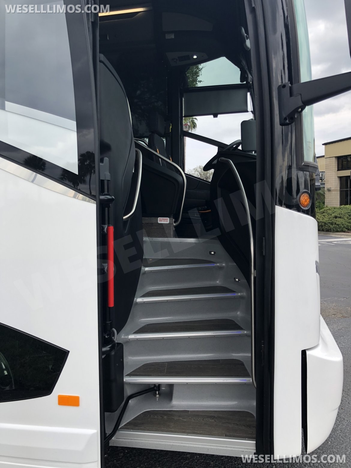 Motorcoach for Sale in Monroe, NJ - Photo 5