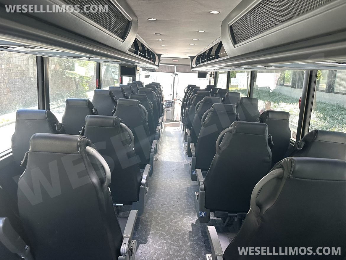 Motorcoach for Sale in MONROE TOWNSHIP, NJ - Photo 2