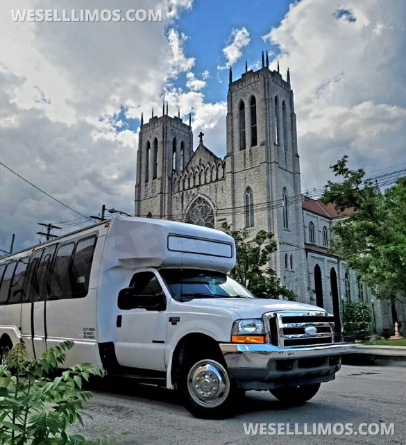 2003 Ford F 550 Limo Bus for Sale in Pulaski, PA - Main Photo