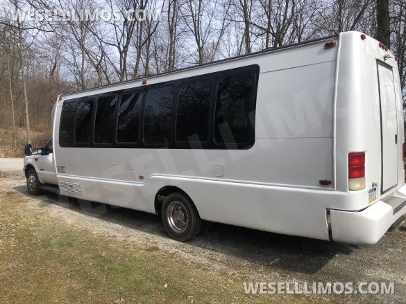 2003 Ford F 550 Limo Bus for Sale in Pulaski, PA - Photo 3