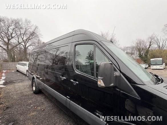2015 Mercedes-Benz 3500 Sprinter for Sale in Upper Marlbor, MD - Main Photo