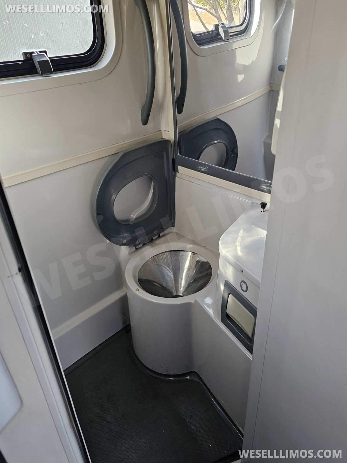 Motorcoach for Sale in Ft. Collins, CO - Photo 18