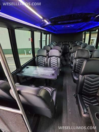 2017 Grech GM33 Ford F550 Executive Shuttle - Executive Shuttle for Sale in Ft. Collins, CO - Photo 13