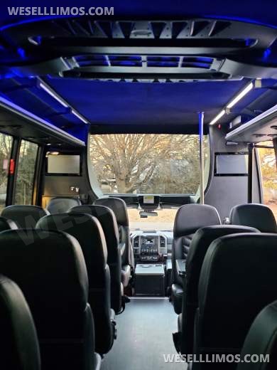 2017 Grech GM33 Ford F550 Executive Shuttle - Executive Shuttle for Sale in Ft. Collins, CO - Photo 19