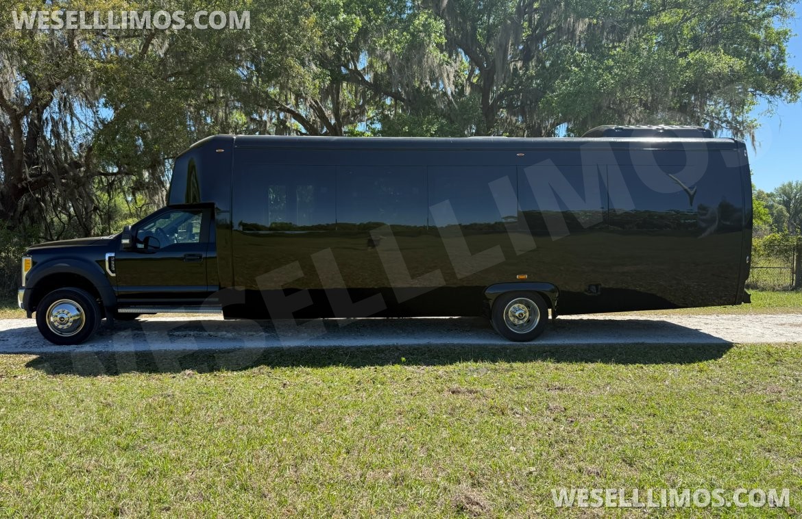 Executive Shuttle for Sale in Orlando, FL - Photo 2