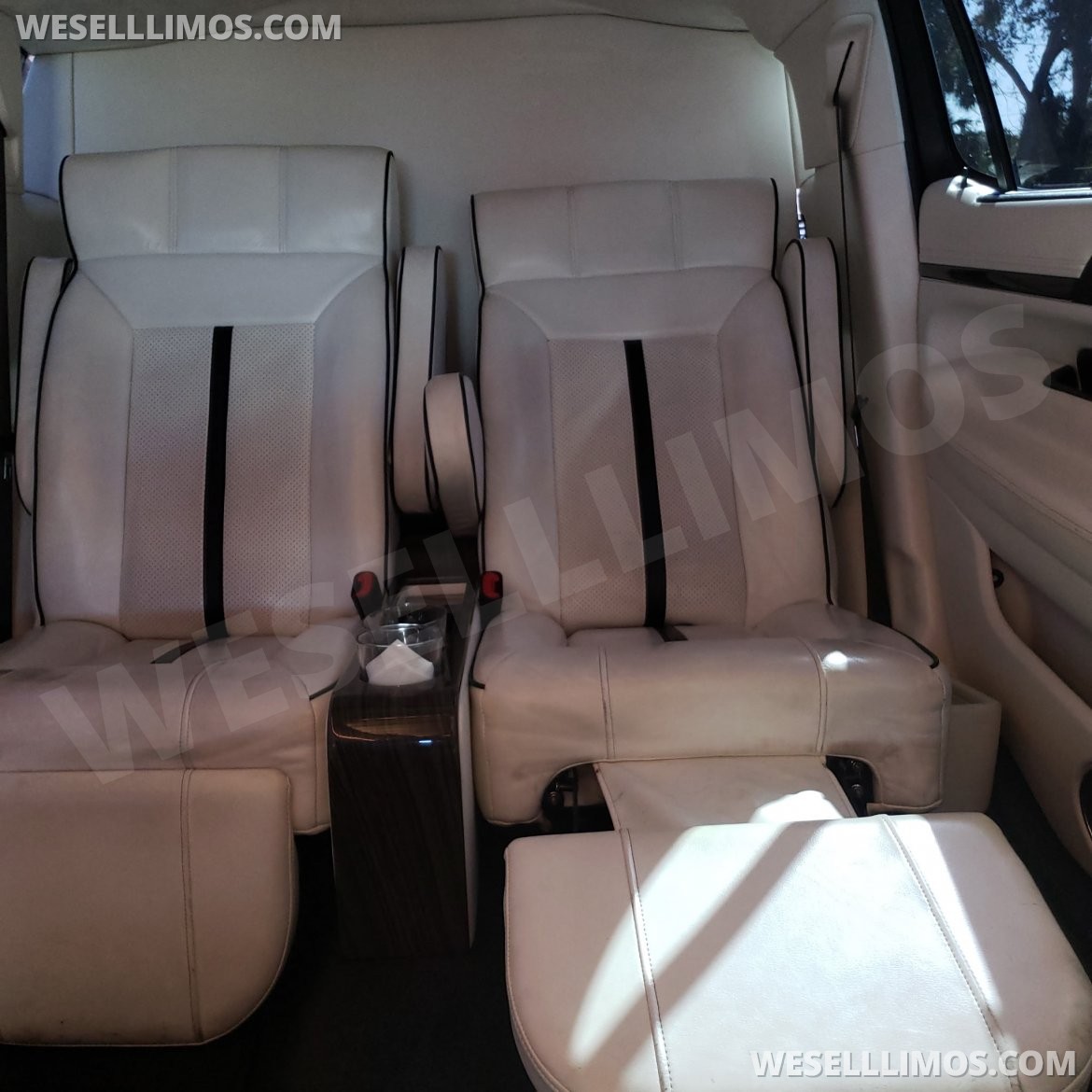 Limousine for Sale in Lake Ozark, MO - Photo 2