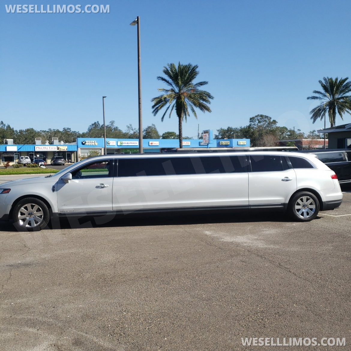 Limousine for Sale in Lake Ozark, MO - Main Photo