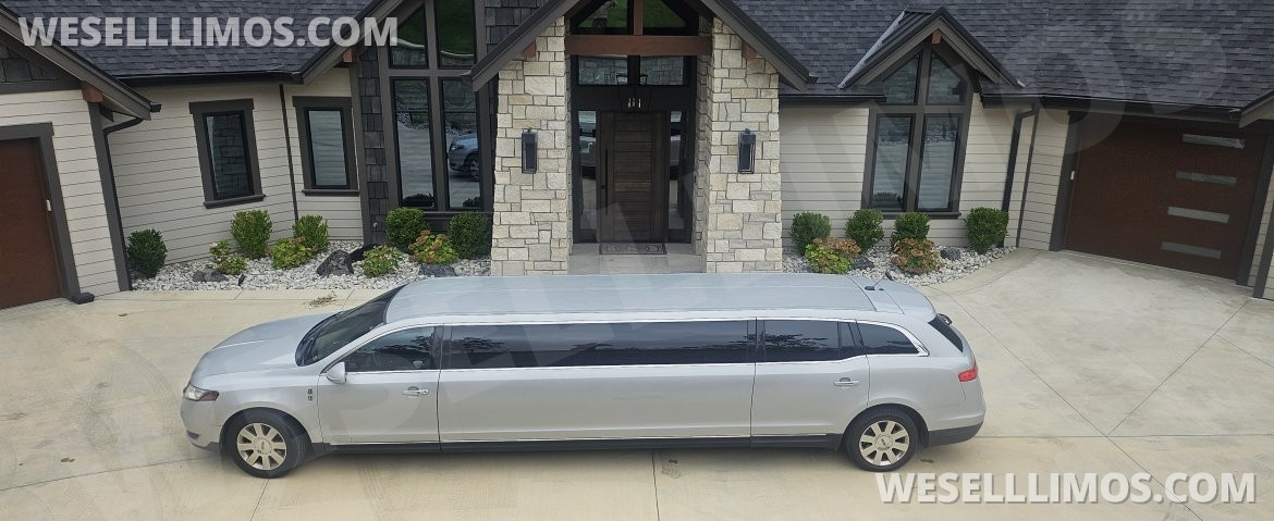 Limousine for Sale in Lake Ozark, MO - Photo 9