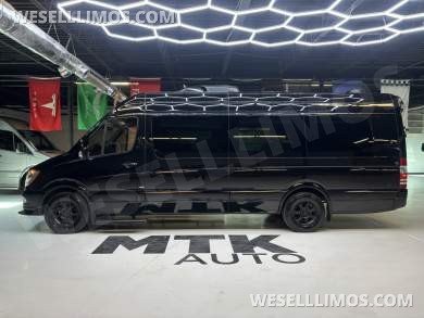 2014 Level Up Customs Mercedes-Benz Sprinter 3500 Daycruiser - Sprinter for Sale in Richmond, VA - Photo 11
