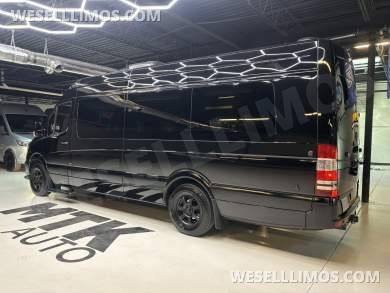 2014 Level Up Customs Mercedes-Benz Sprinter 3500 Daycruiser - Sprinter for Sale in Richmond, VA - Photo 13