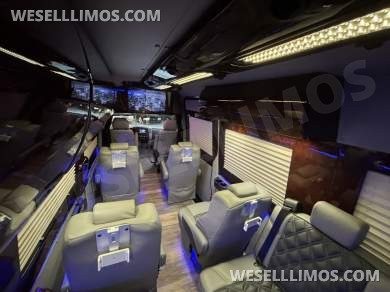 2014 Level Up Customs Mercedes-Benz Sprinter 3500 Daycruiser - Sprinter for Sale in Richmond, VA - Photo 38