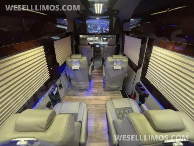 2014 Level Up Customs Mercedes-Benz Sprinter 3500 Daycruiser - Sprinter for Sale in Richmond, VA - Photo 39