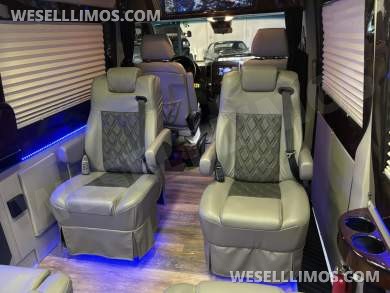 2014 Level Up Customs Mercedes-Benz Sprinter 3500 Daycruiser - Sprinter for Sale in Richmond, VA - Photo 44