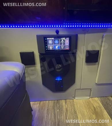 2014 Level Up Customs Mercedes-Benz Sprinter 3500 Daycruiser - Sprinter for Sale in Richmond, VA - Photo 63