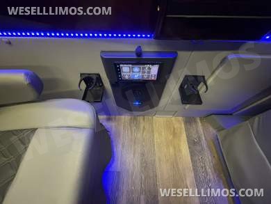 2014 Level Up Customs Mercedes-Benz Sprinter 3500 Daycruiser - Sprinter for Sale in Richmond, VA - Photo 61