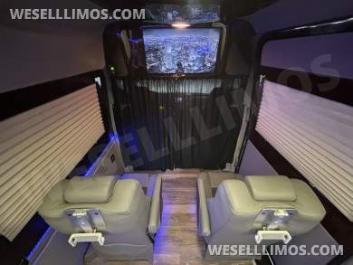 2014 Level Up Customs Mercedes-Benz Sprinter 3500 Daycruiser - Sprinter for Sale in Richmond, VA - Photo 56