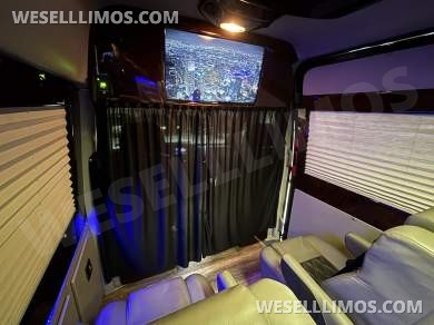 2014 Level Up Customs Mercedes-Benz Sprinter 3500 Daycruiser - Sprinter for Sale in Richmond, VA - Photo 58