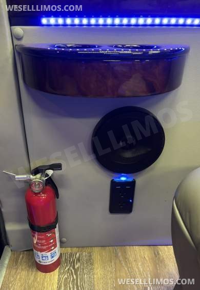 2014 Level Up Customs Mercedes-Benz Sprinter 3500 Daycruiser - Sprinter for Sale in Richmond, VA - Photo 66