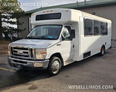 2015 Champion Bus Ford E450 Shuttle Bus - Shuttle Bus for Sale in Fort Collins, CO - Photo 10