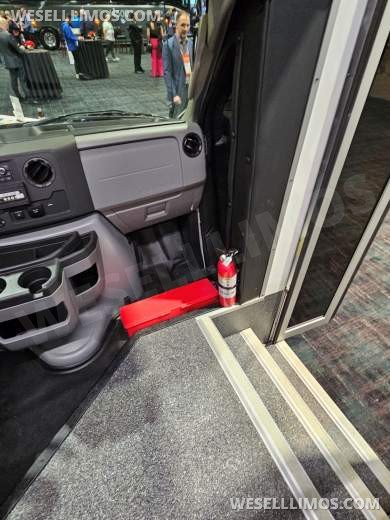 2026 TruPath SV Ford E450 Executive Shuttle - Executive Shuttle for Sale in Elkhart, IN - Photo 15