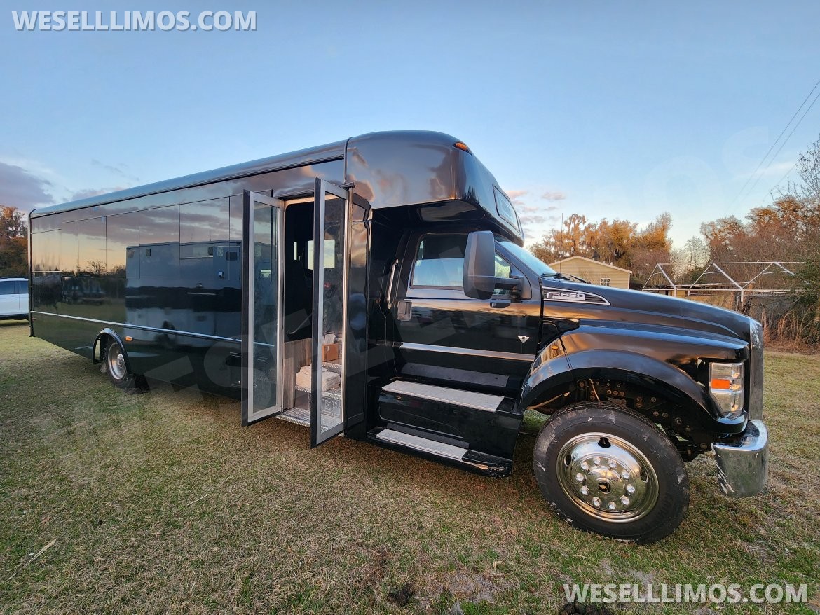 Limo Bus for Sale in Orlando, FL - Photo 8