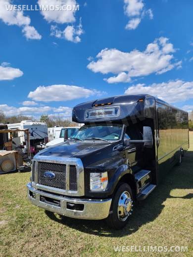 2022 First Class Coach Works  Ford F-650 Limo Bus - Limo Bus for Sale in Orlando, FL - Photo 13