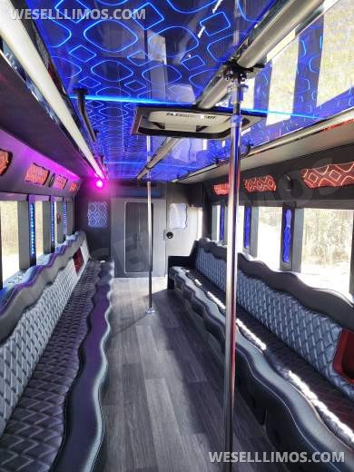 2022 First Class Coach Works  Ford F-650 Limo Bus - Limo Bus for Sale in Orlando, FL - Photo 18