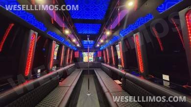 2018 First Class Coachworks Riverside California Ford F550 Limo Bus - Limo Bus for Sale in Orlando, FL - Photo 4