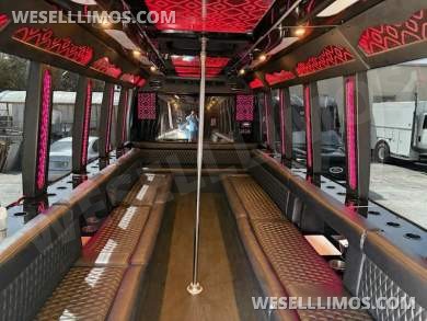 2018 First Class Coachworks Riverside California Ford F550 Limo Bus - Limo Bus for Sale in Orlando, FL - Photo 5