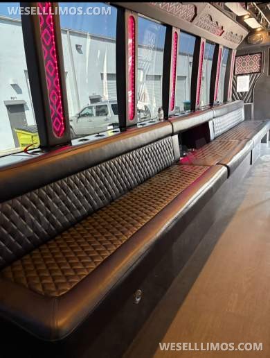 2018 First Class Coachworks Riverside California Ford F550 Limo Bus - Limo Bus for Sale in Orlando, FL - Photo 7