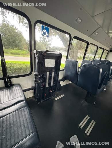 2015 Glaval Ford F550 Shuttle Bus - Shuttle Bus for Sale in Webster, FL - Photo 5
