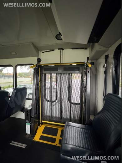 2015 Glaval Ford F550 Shuttle Bus - Shuttle Bus for Sale in Webster, FL - Photo 6