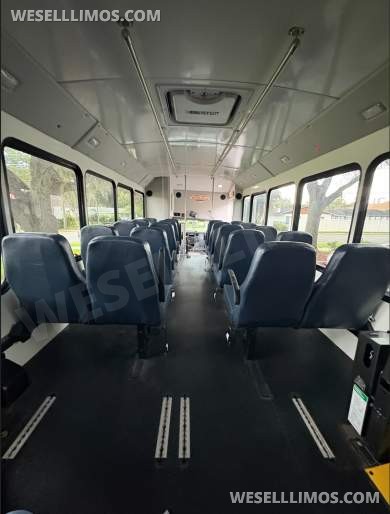 2015 Glaval Ford F550 Shuttle Bus - Shuttle Bus for Sale in Webster, FL - Photo 7