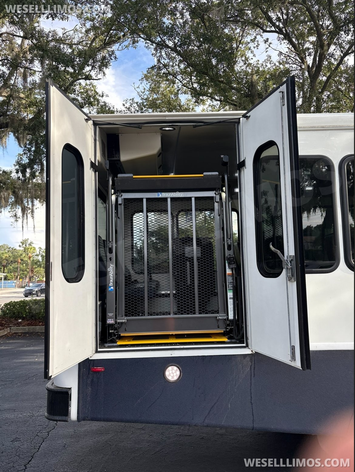Shuttle Bus for Sale in Webster, FL - Photo 11
