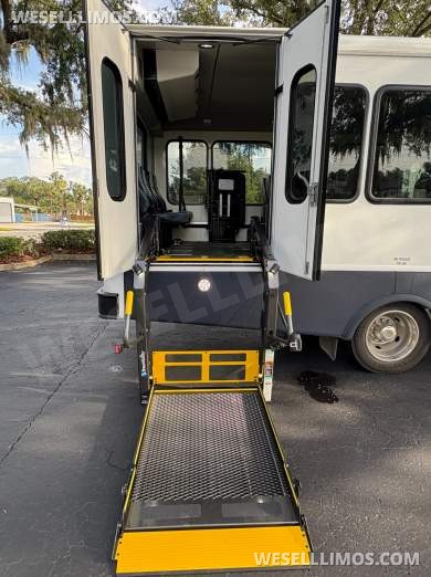2015 Glaval Ford F550 Shuttle Bus - Shuttle Bus for Sale in Webster, FL - Photo 12