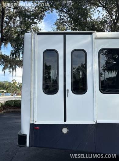 2015 Glaval Ford F550 Shuttle Bus - Shuttle Bus for Sale in Webster, FL - Photo 13
