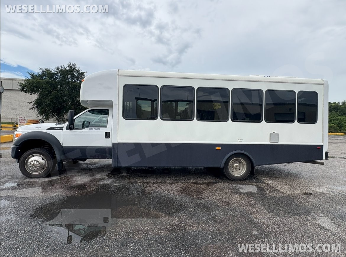 Shuttle Bus for Sale in Webster, FL - Main Photo