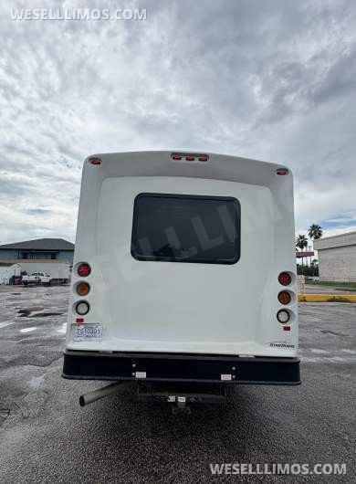 2015 Glaval Ford F550 Shuttle Bus - Shuttle Bus for Sale in Webster, FL - Photo 15