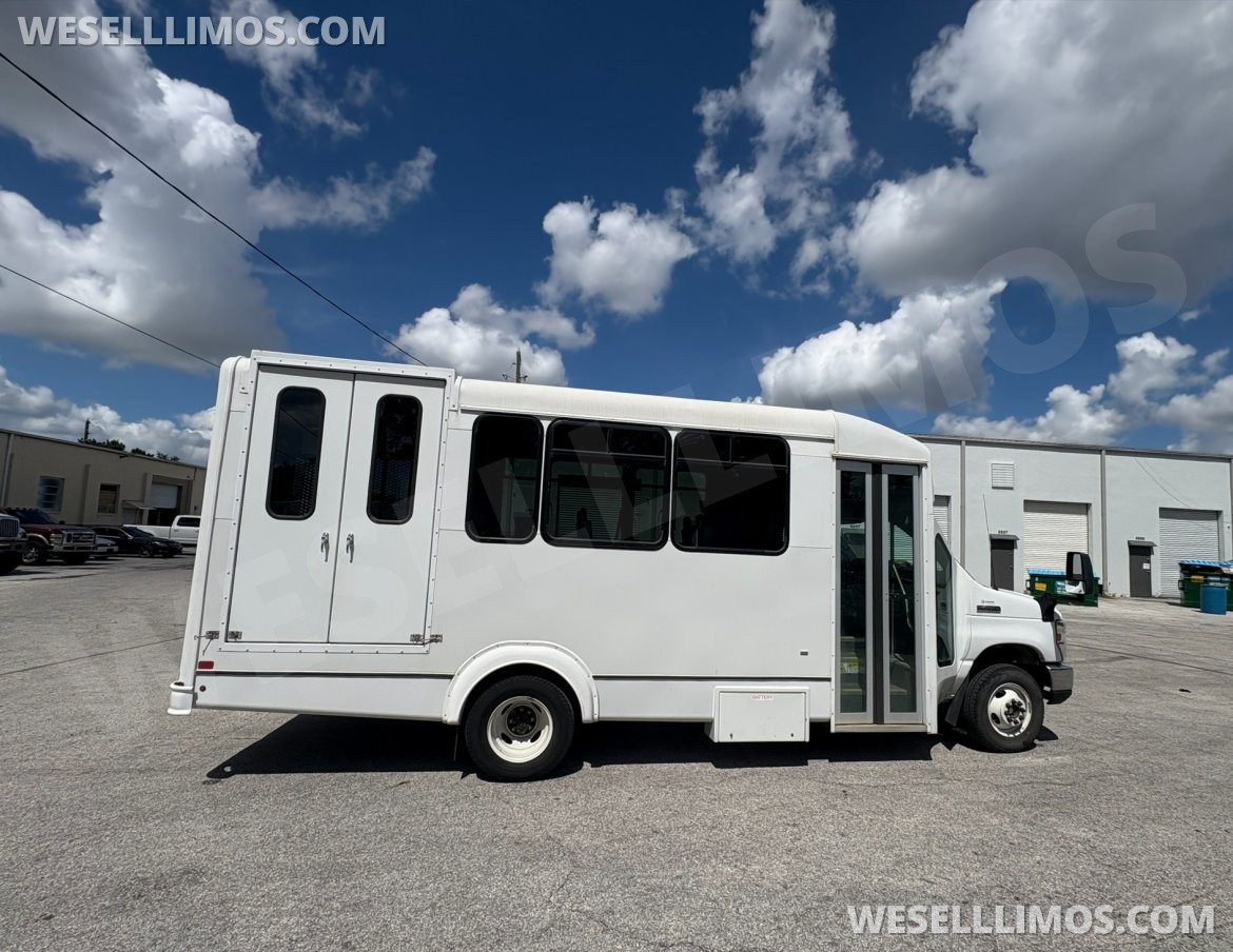 Shuttle Bus for Sale in Bushnell, FL - Photo 2