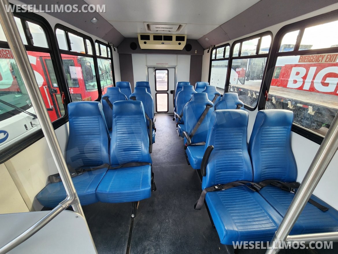 Shuttle Bus for Sale in Bushnell, FL - Photo 2