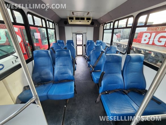 2017 Ford E350 Shuttle Bus for Sale in Bushnell, FL - Photo 2