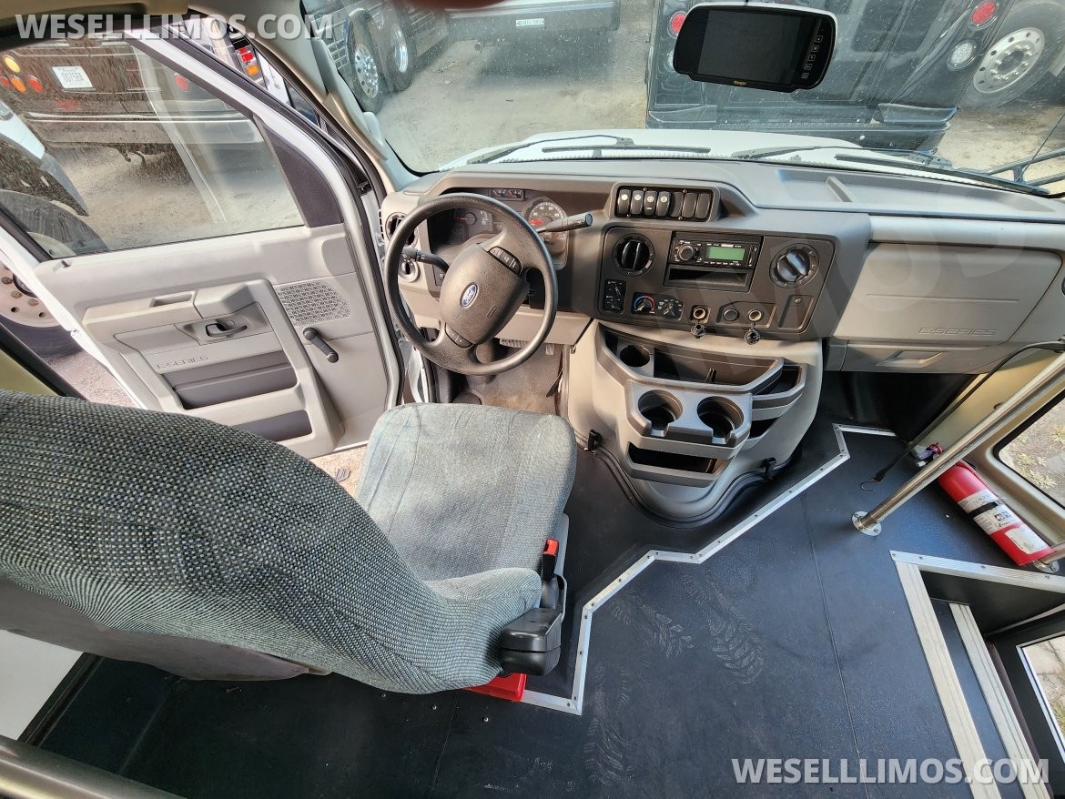 Shuttle Bus for Sale in Bushnell, FL - Photo 10