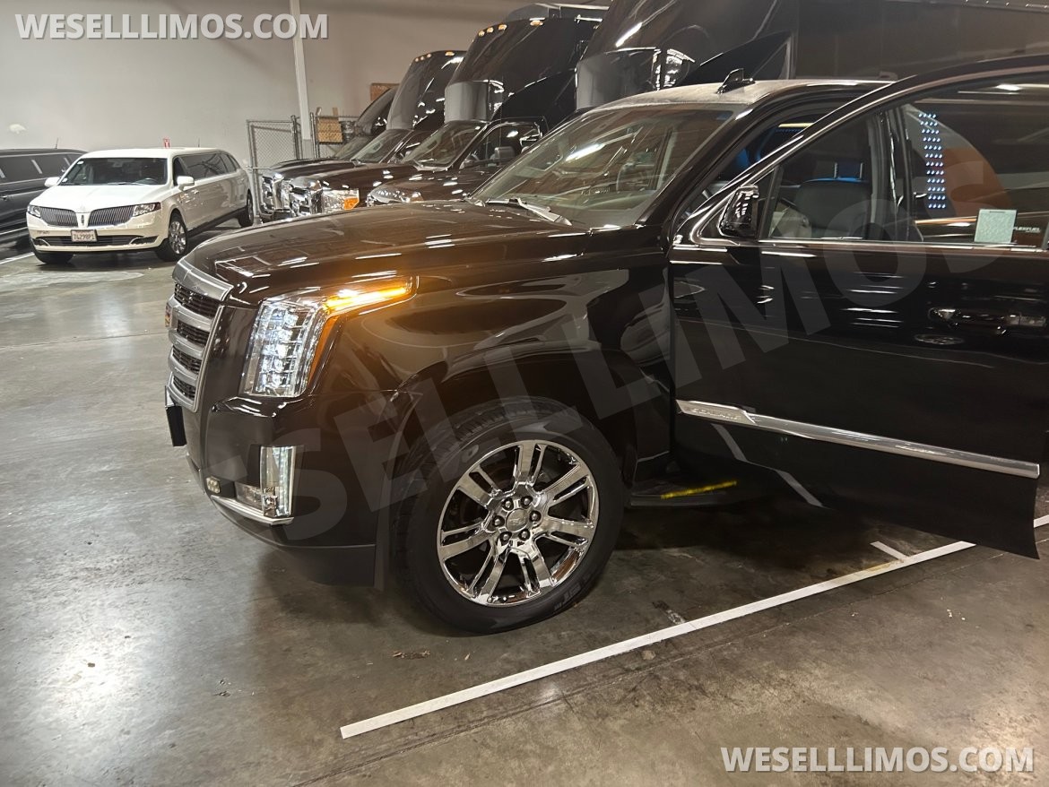 SUV Stretch for Sale in Sacramento, CA - Photo 3