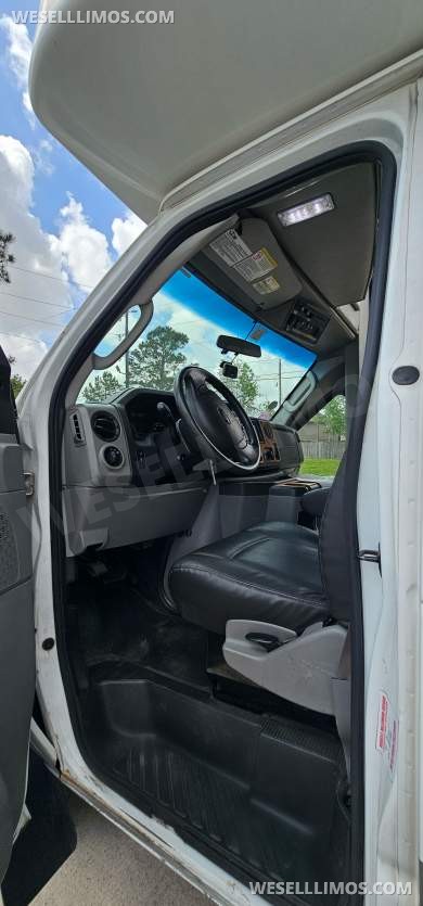 2016 Turtle Top Ford E-450 Executive Shuttle - Executive Shuttle for Sale in Houston, TX - Photo 10