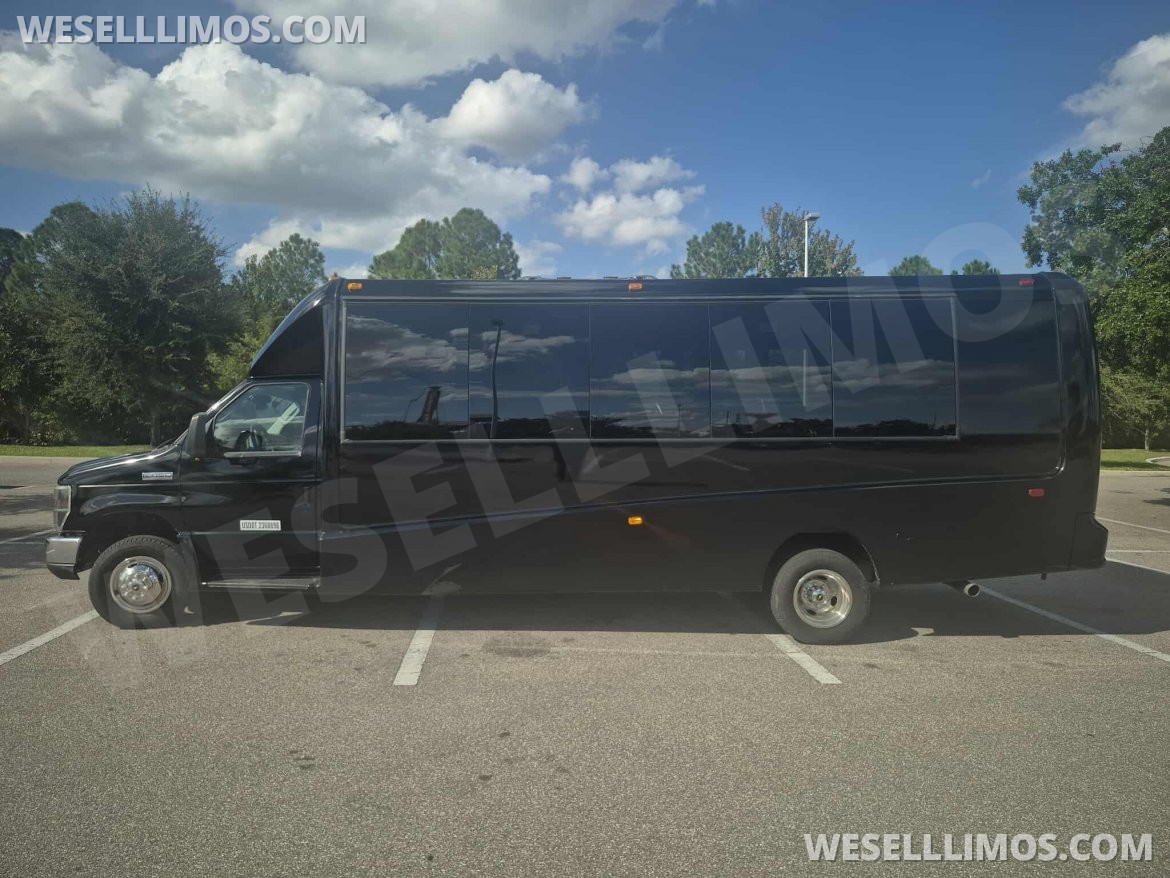 Limo Bus for Sale in Orlando, FL - Photo 9