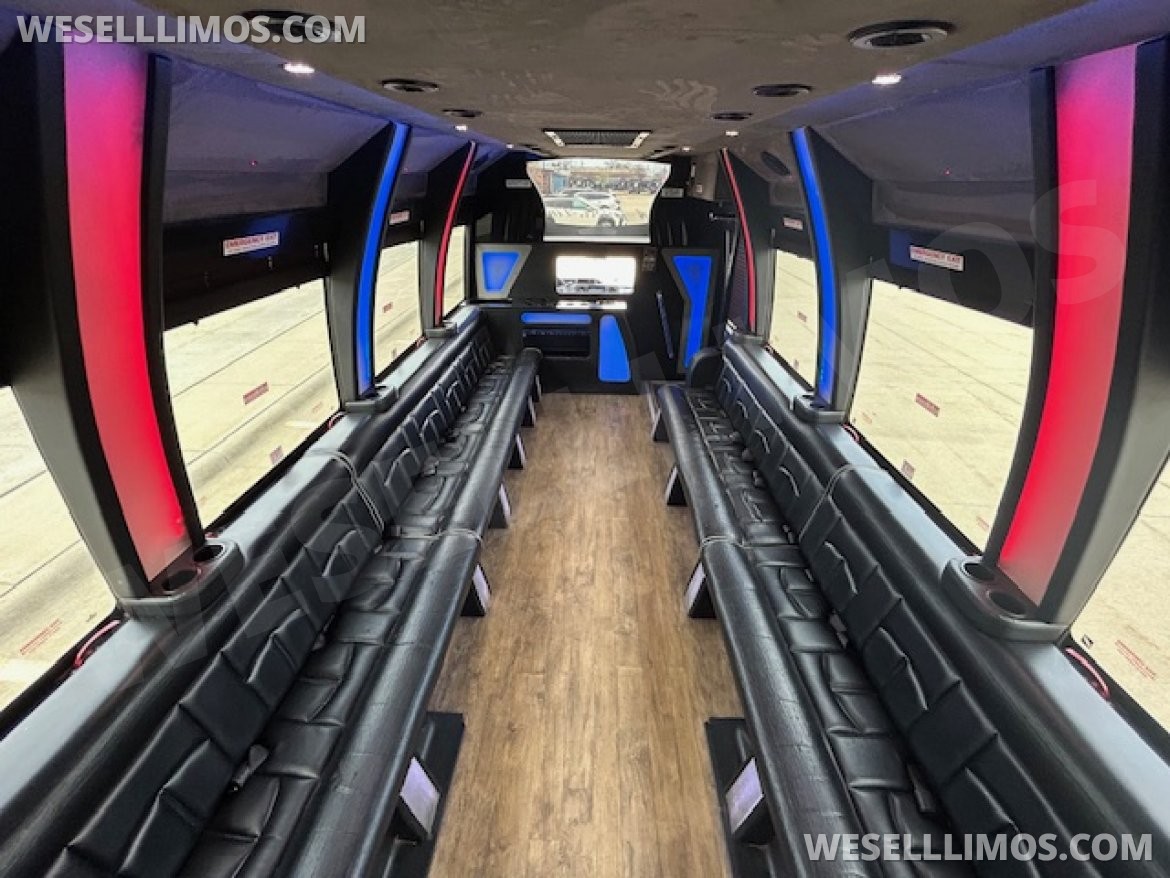 Limo Bus for Sale in Cleveland, OH - Photo 11