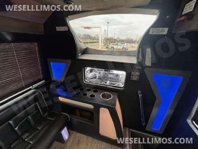 2017 Berkshire Ford E450 Limo Bus - Limo Bus for Sale in Cleveland, OH - Photo 12