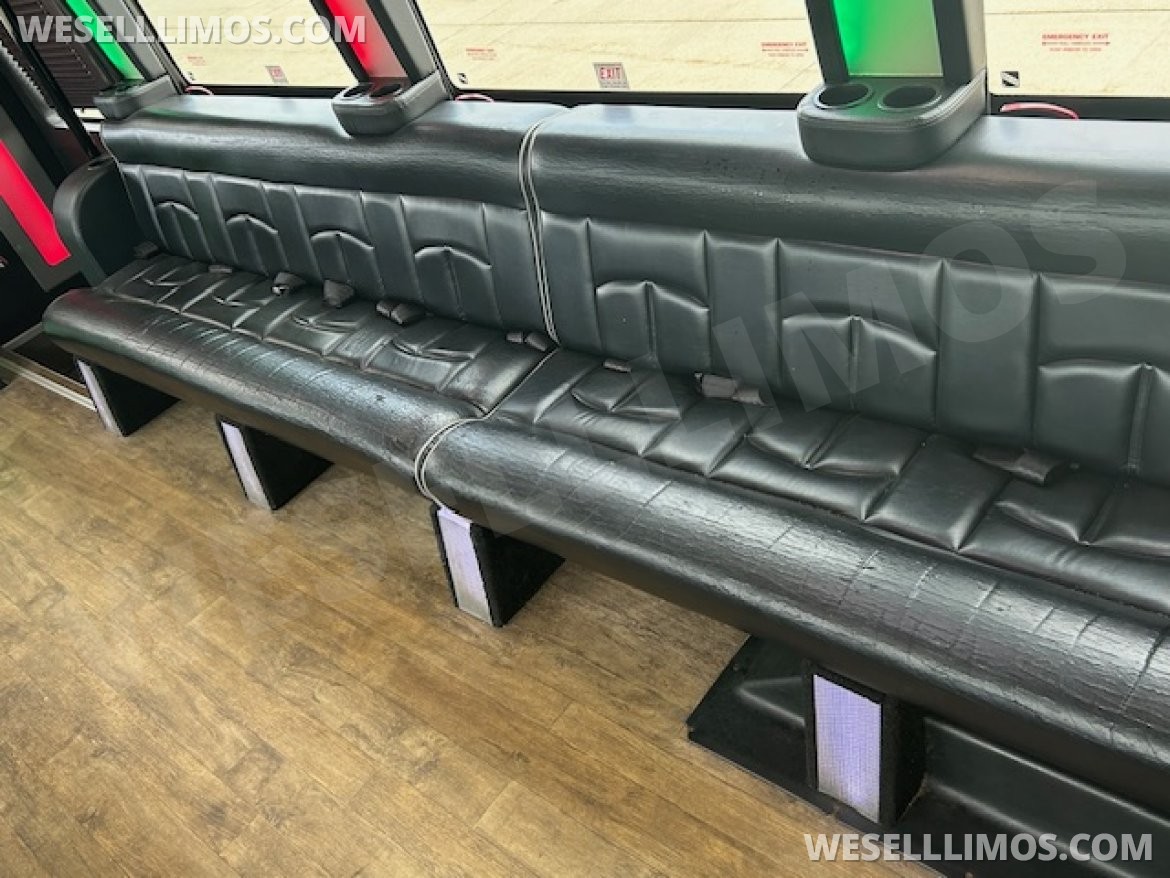 Limo Bus for Sale in Cleveland, OH - Photo 14