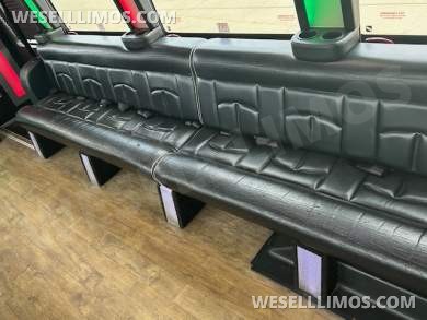 2017 Berkshire Ford E450 Limo Bus - Limo Bus for Sale in Cleveland, OH - Photo 14