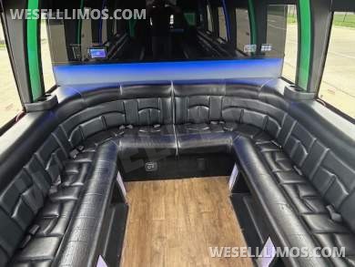 2017 Berkshire Ford E450 Limo Bus - Limo Bus for Sale in Cleveland, OH - Photo 15
